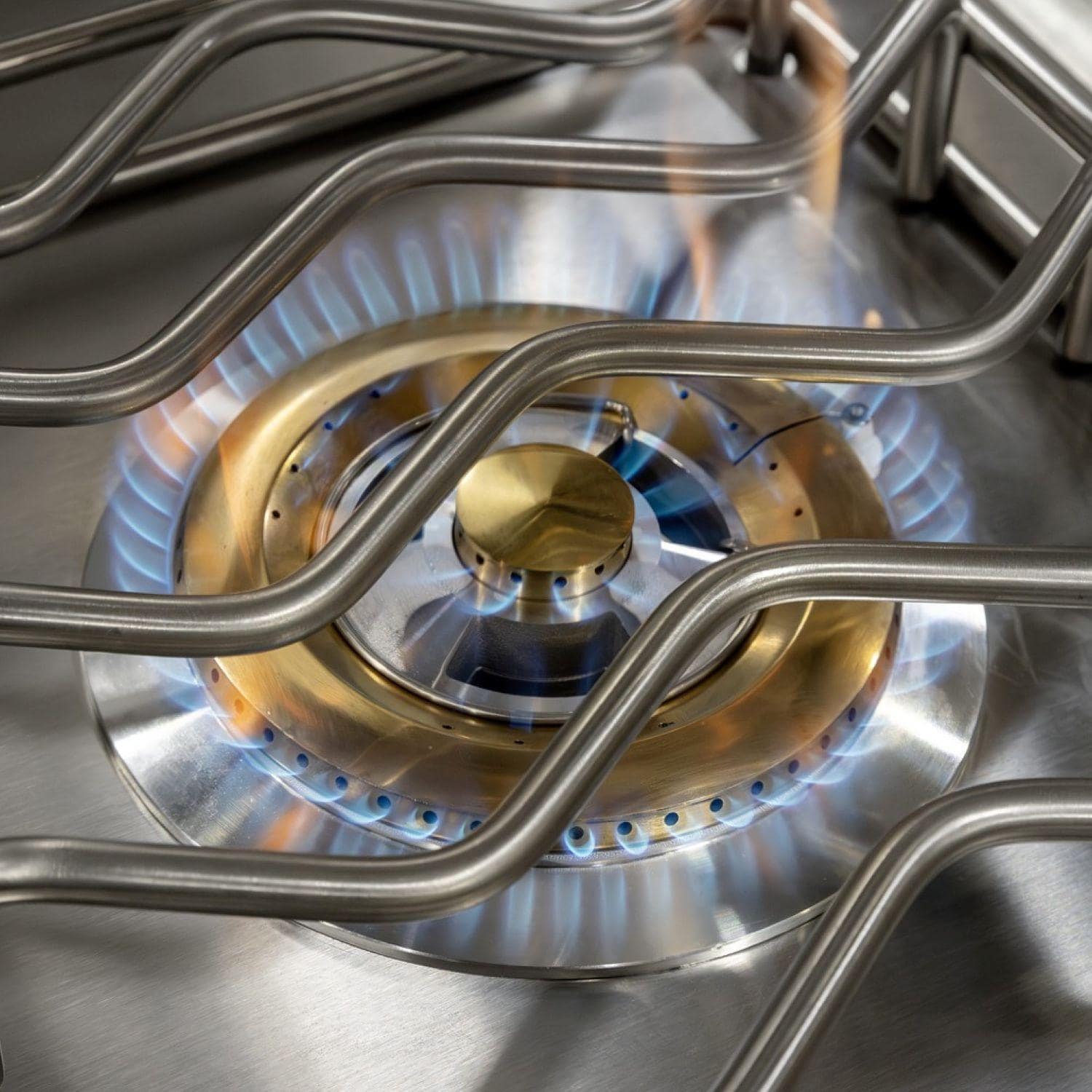 Summerset SB1L Sizzler Built-In Propane Gas Single Side Burner - Burner - On - Detail thumbnail