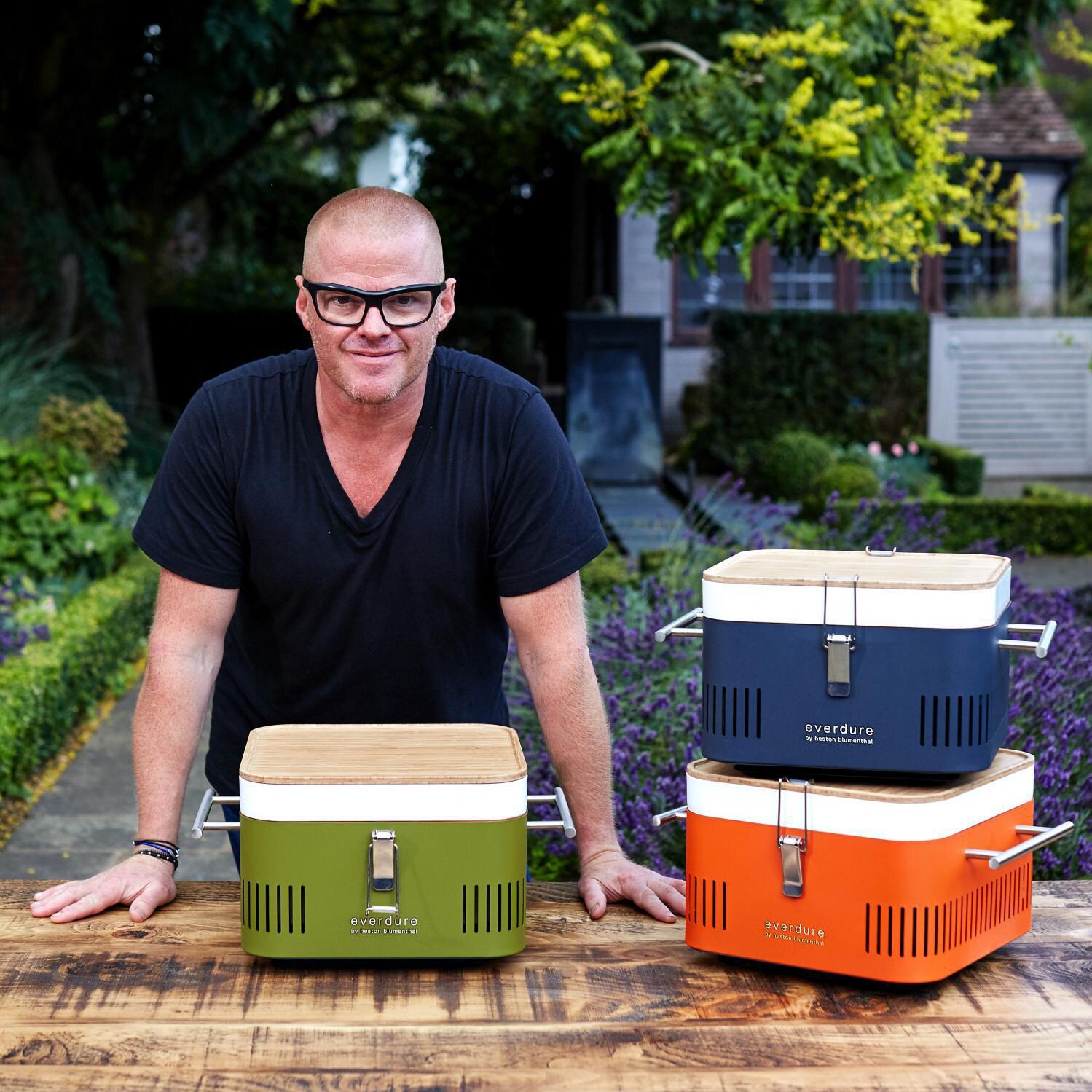 Everdure HBCUBEKUS CUBE 17-Inch Portable Charcoal Grill - Lifestyle thumbnail