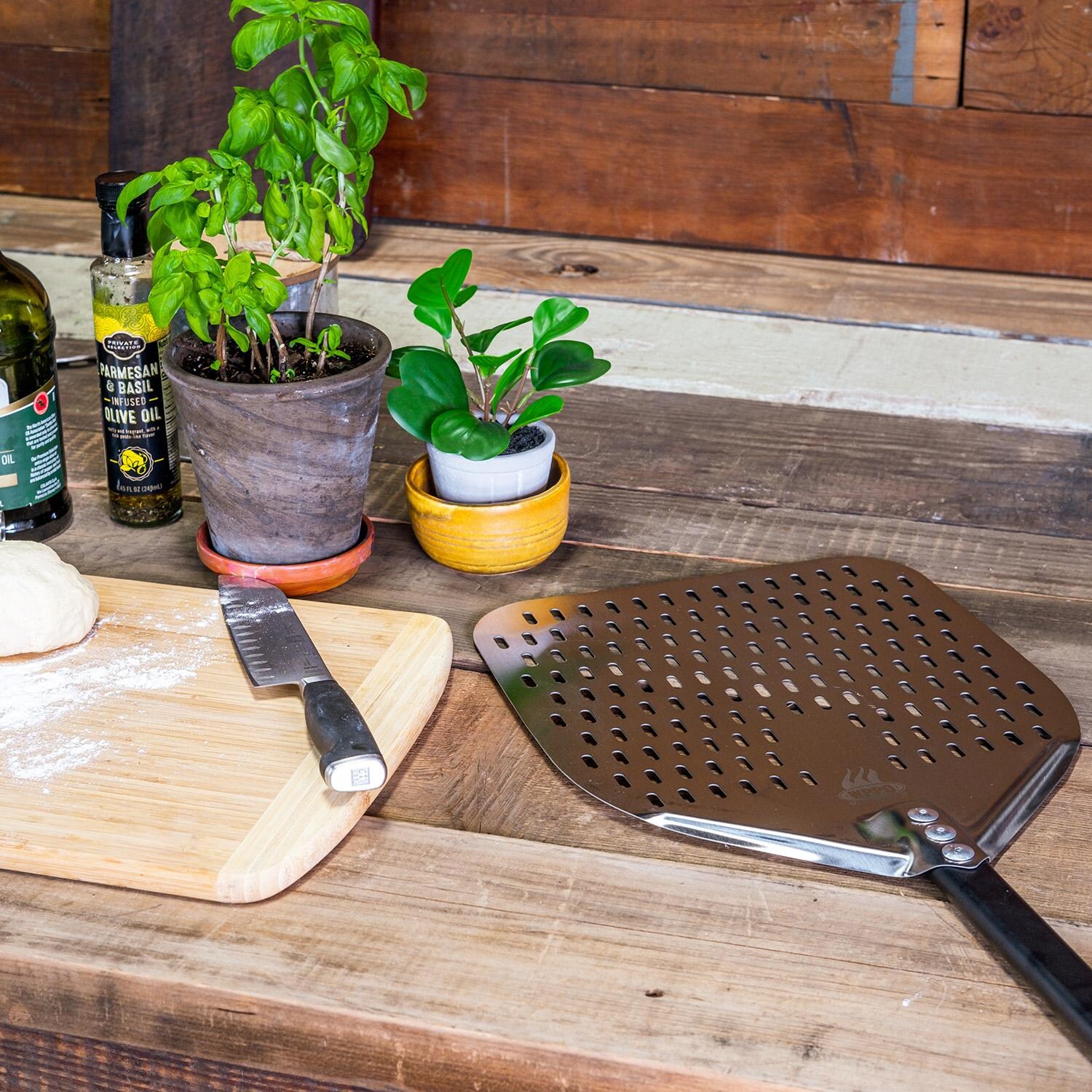 WPPO WKPA-peel12 12-in Professional Aluminum Pizza Peel - Lifestyle thumbnail