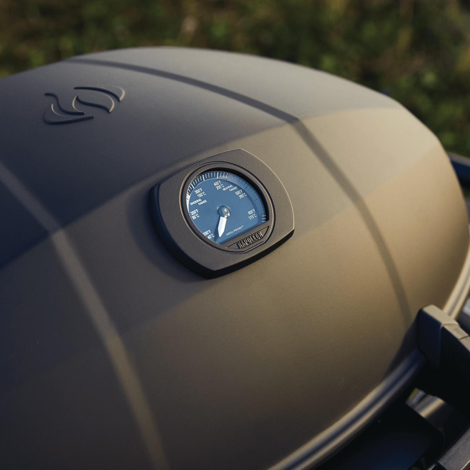 Napoleon PRO285X-MK-PHM Phantom TravelQ Pro 285X Portable Freestanding Propane Gas Grill - Matte Black - Lid Detail