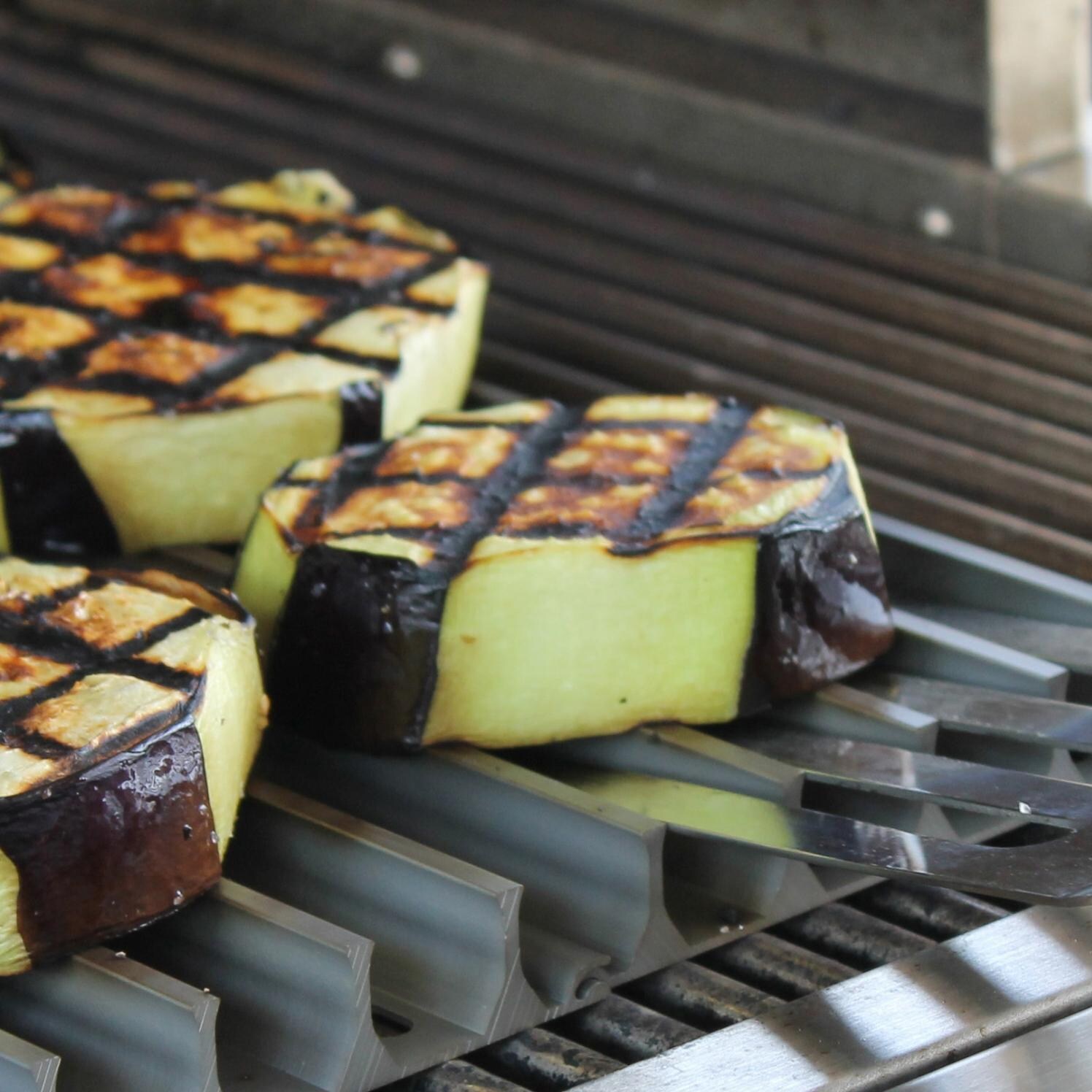 GrillGrate Hard Anodized Aluminum Grill Surface Set - Searing Closeup thumbnail