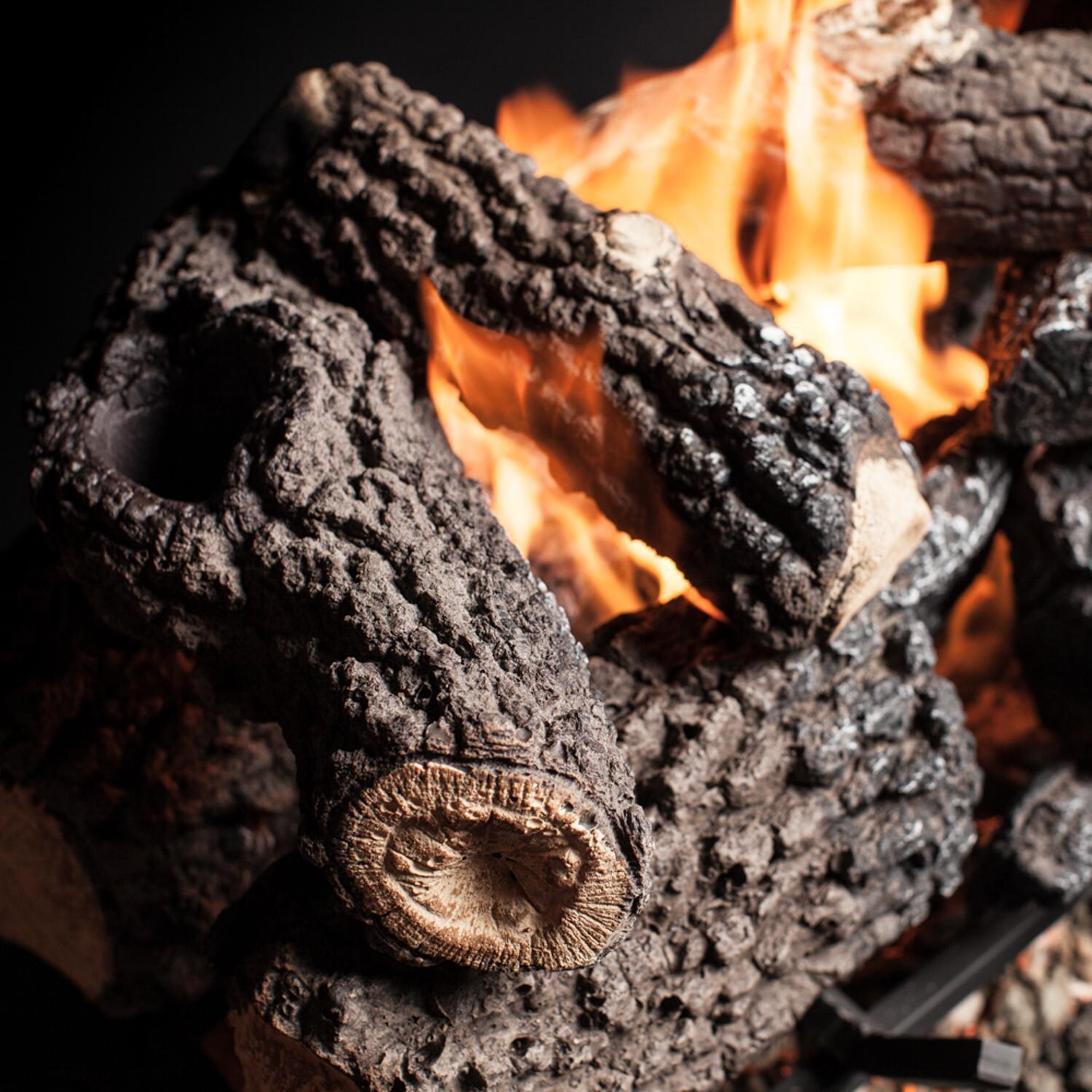 BBQGuys Canyon Fire Charred Oak Log Set - Detail thumbnail