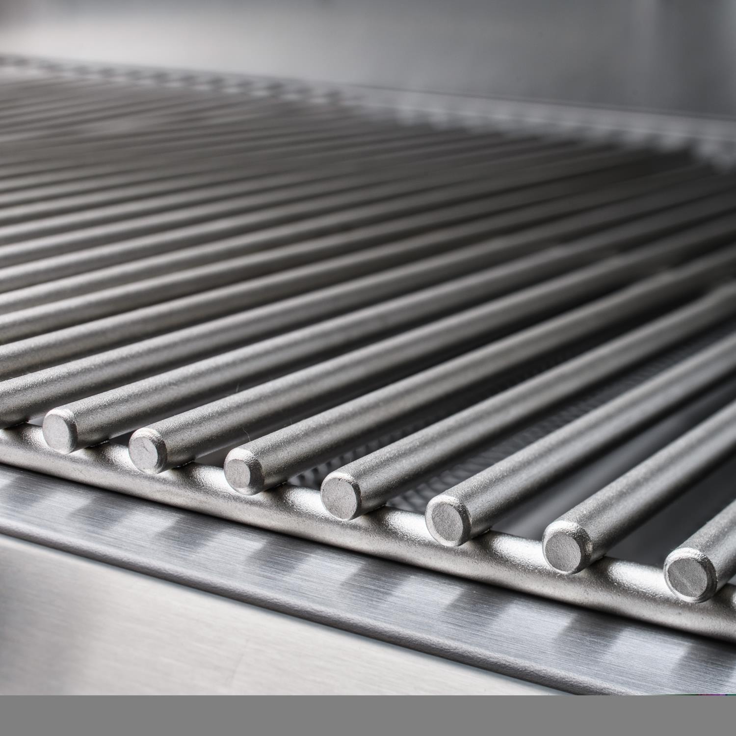Blaze BLZ-4LBM-LP 32-Inch Propane Gas Grill - 8mm Stainless Steel Rod Cooking Grates - Detail thumbnail