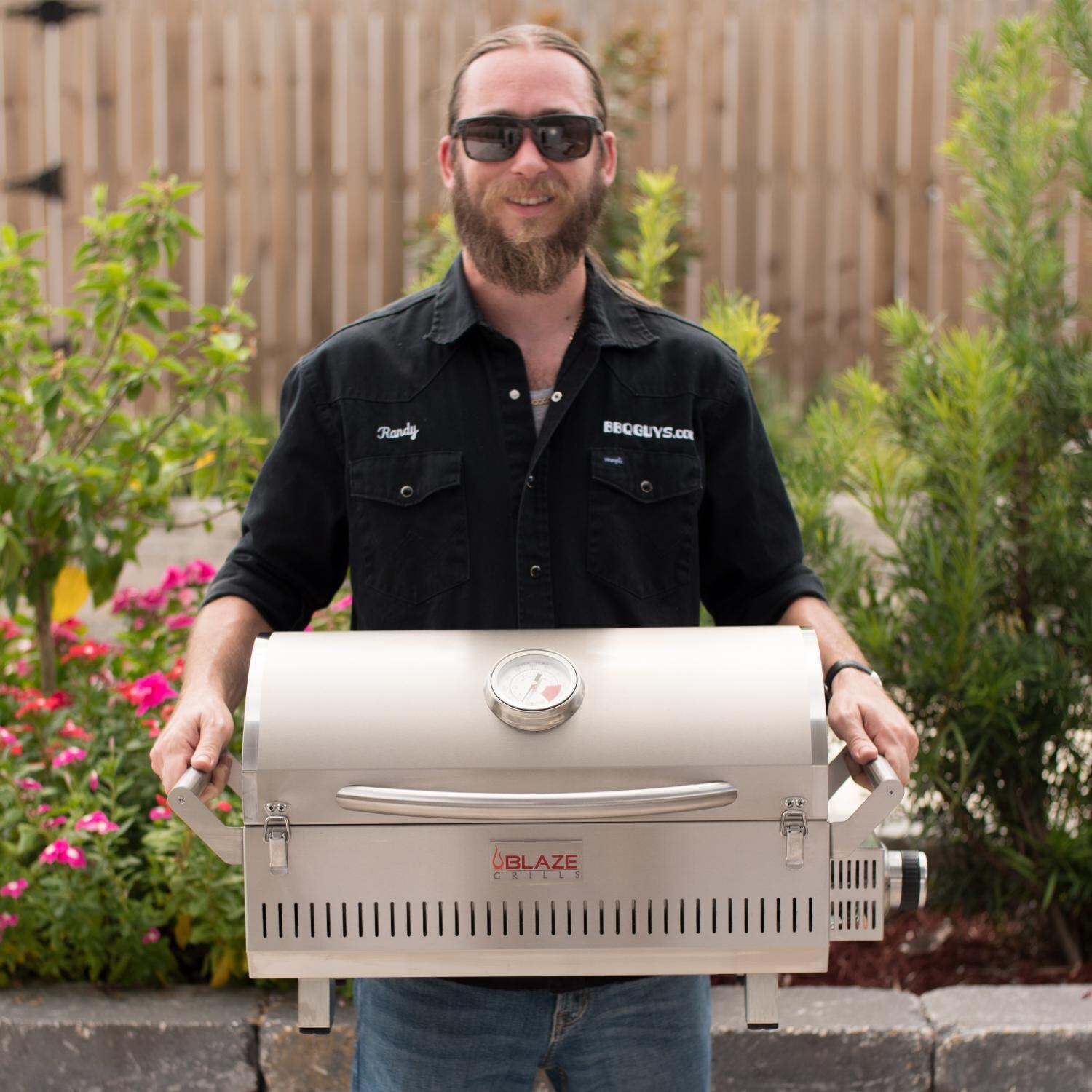 Blaze Professional LUX BLZ-1PRO-PRT-LP Portable Grill - Easy For One Person To Carry thumbnail