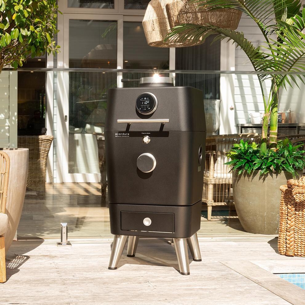 Everdure HBCE4KBUS Everdure 4K 21-in Charcoal Grill & Smoker - Black - HBCE4KBUS - On Patio - Lifestyle