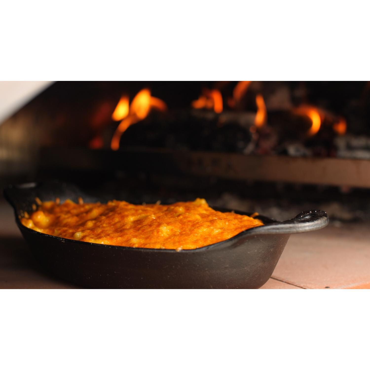 ALFA FX4PIZ-LRAM-T 4 Pizze 31-Inch Outdoor Countertop Wood-Fired Pizza Oven - Baking In Cast Iron Pan thumbnail