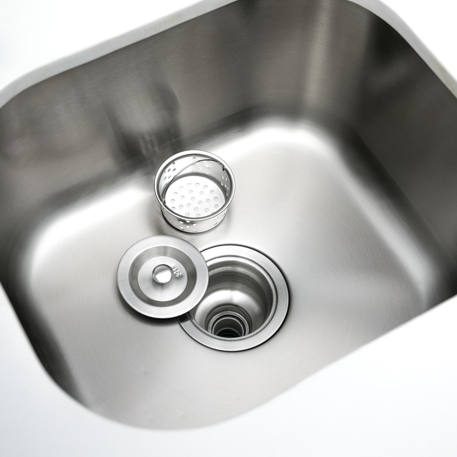 Mont Alpi MAi805-90BEV 805 Propane Island W/ 90 Degree Corner & Beverage Center - Sink Detail thumbnail