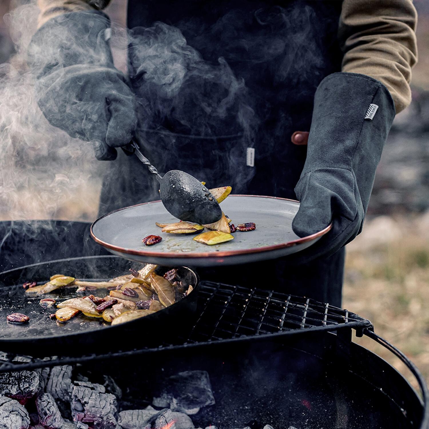 Barebones Living CKW-482 Open Fire Gloves - Lifestyle thumbnail