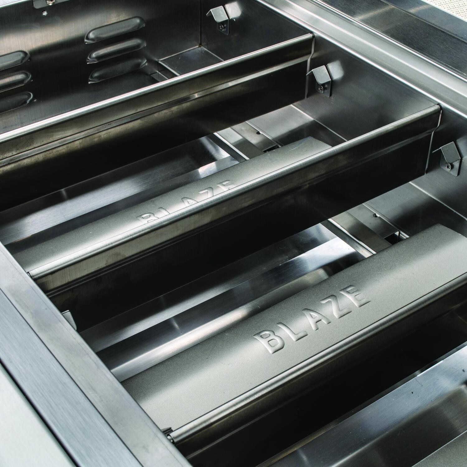 Blaze BLZ-4LTE3-NG 32-In Natural Gas Grill - Heat Zone Separators - Detail thumbnail