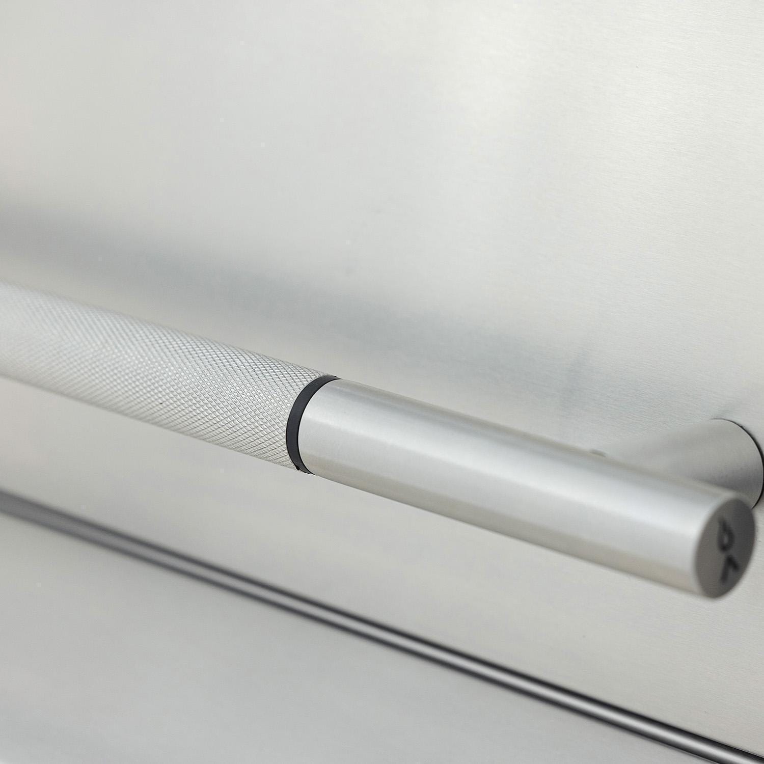 Blaze BLZ-5LTEPRO-NG Natural Gas Grill - Knurled Rotating Handle - Detail thumbnail