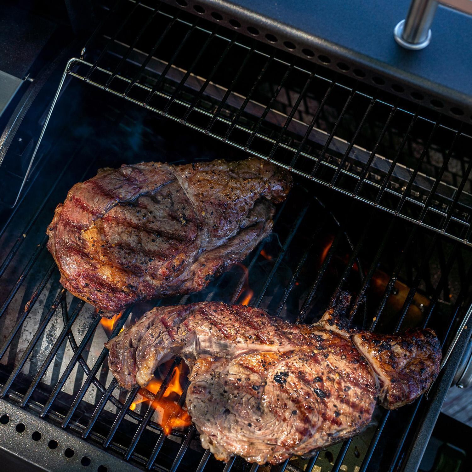 HALO HS-1005-ANA Prime300 Countertop Pellet Grill - Steak - Lifestyle thumbnail