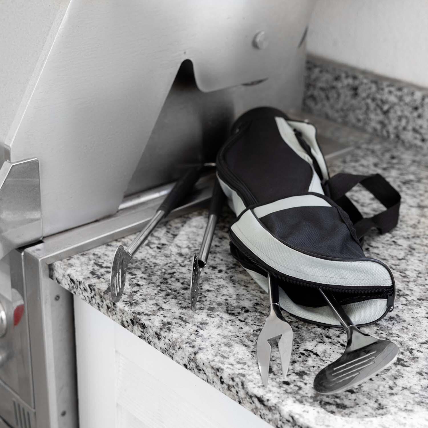 Outset 76675 Golf Club Griller's Set - Lifestyle thumbnail