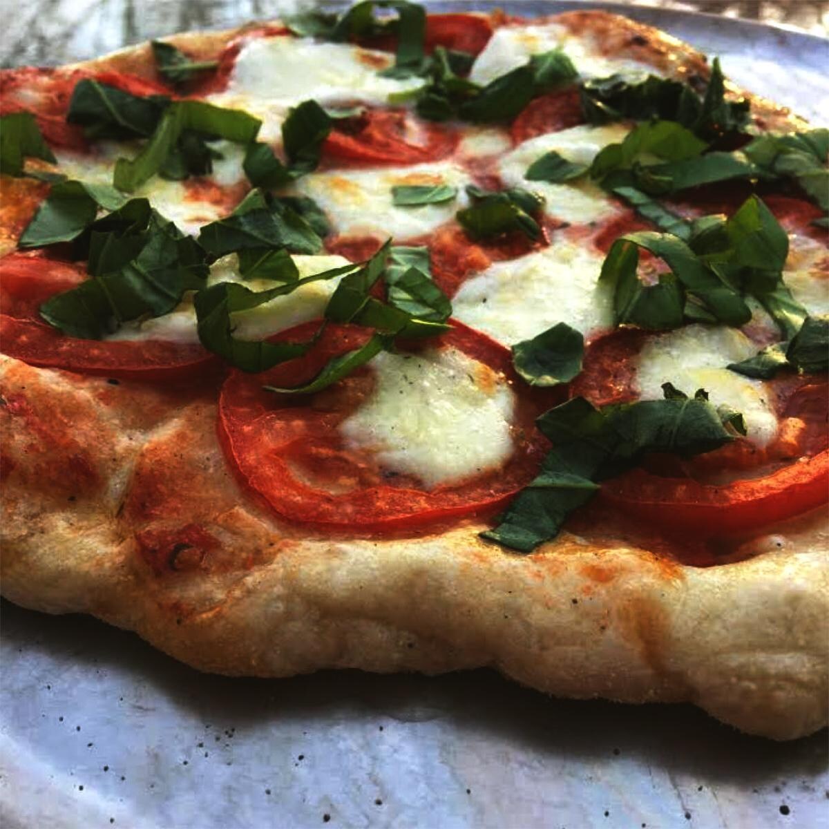 Chicago Brick Oven CBO-O-KIT-750 Built-In Wood Fired Residential Outdoor Pizza Oven DIY Kit - Fresh Baked Pizza thumbnail