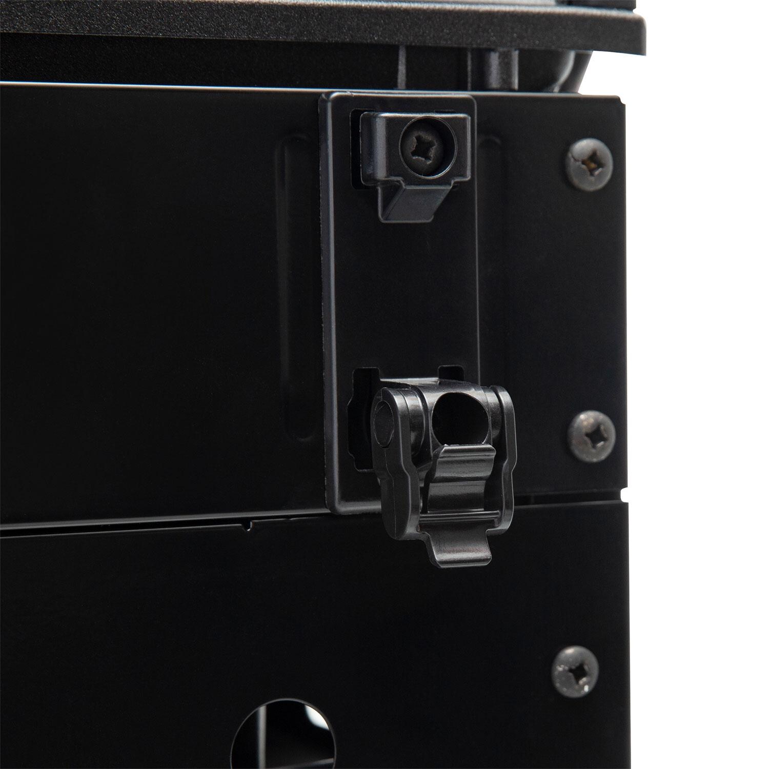 Broil King 875227 24 Inch Baron 440 PRO Natural Gas Grill - Locked - Detail thumbnail