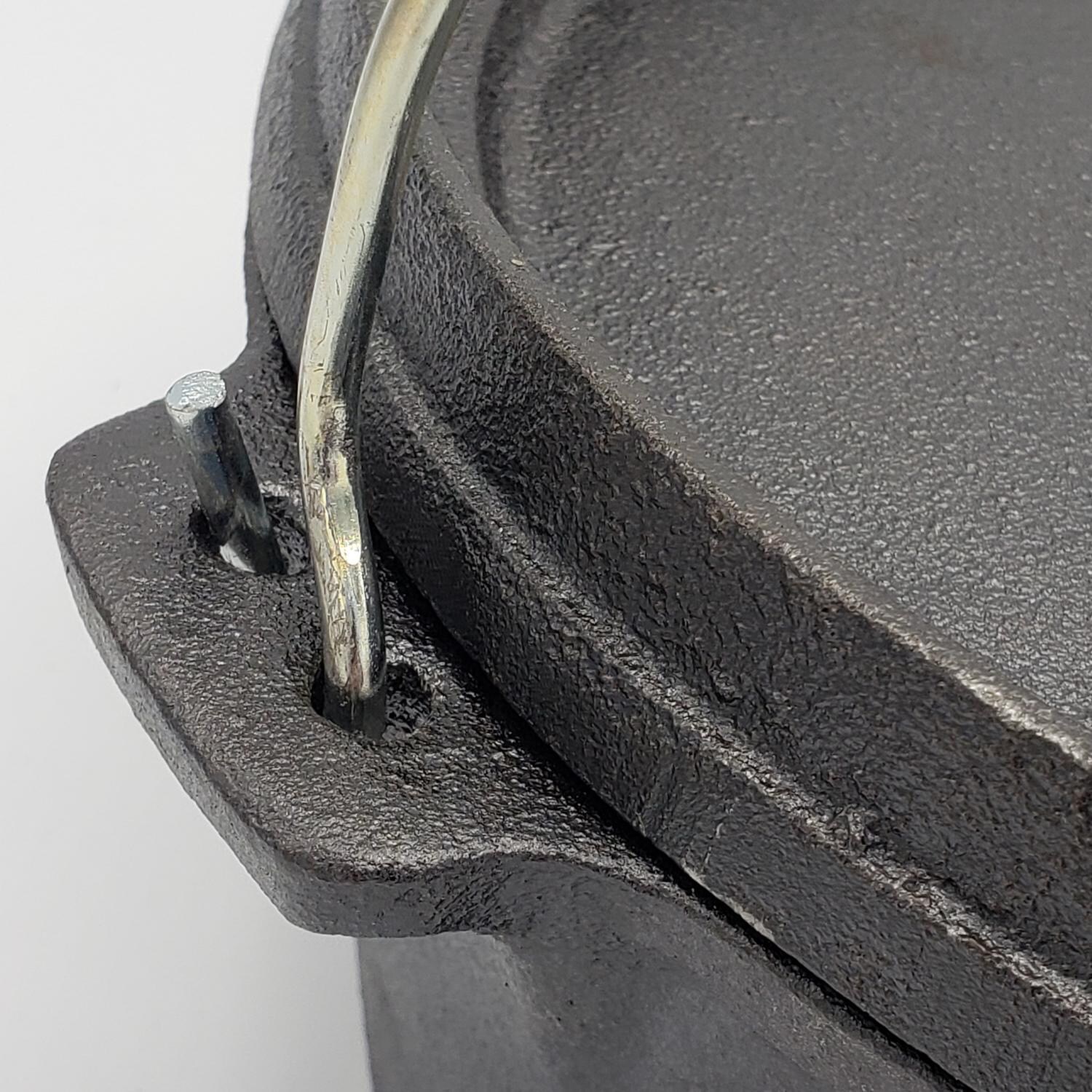 BBQ Dragon BBQD200 4-Quart Heavy Duty Cast Iron Dutch Oven - Handle Detail thumbnail