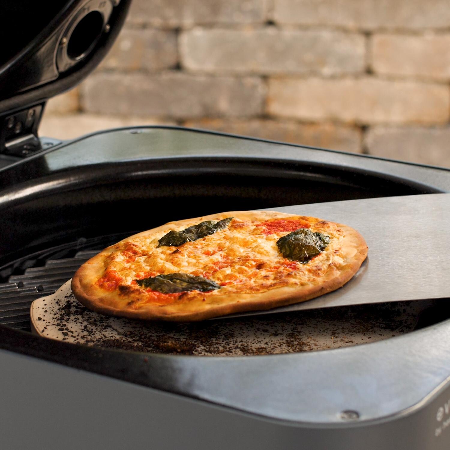 Everdure By Heston Blumenthal 4K 21-Inch Charcoal Grill & Smoker - Perfect For Baking Crispy Pizza thumbnail
