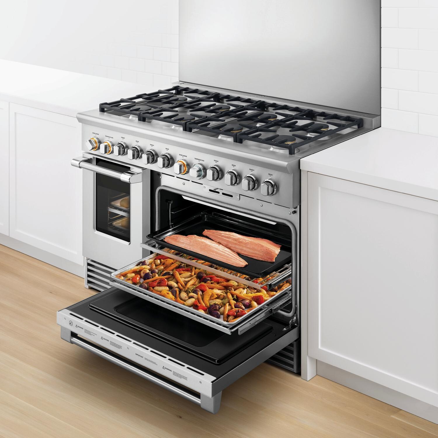 Fisher Paykel Professional 48-Inch 8-Burner Dual-Fuel Gas Range - Full Extension Oven Racks thumbnail