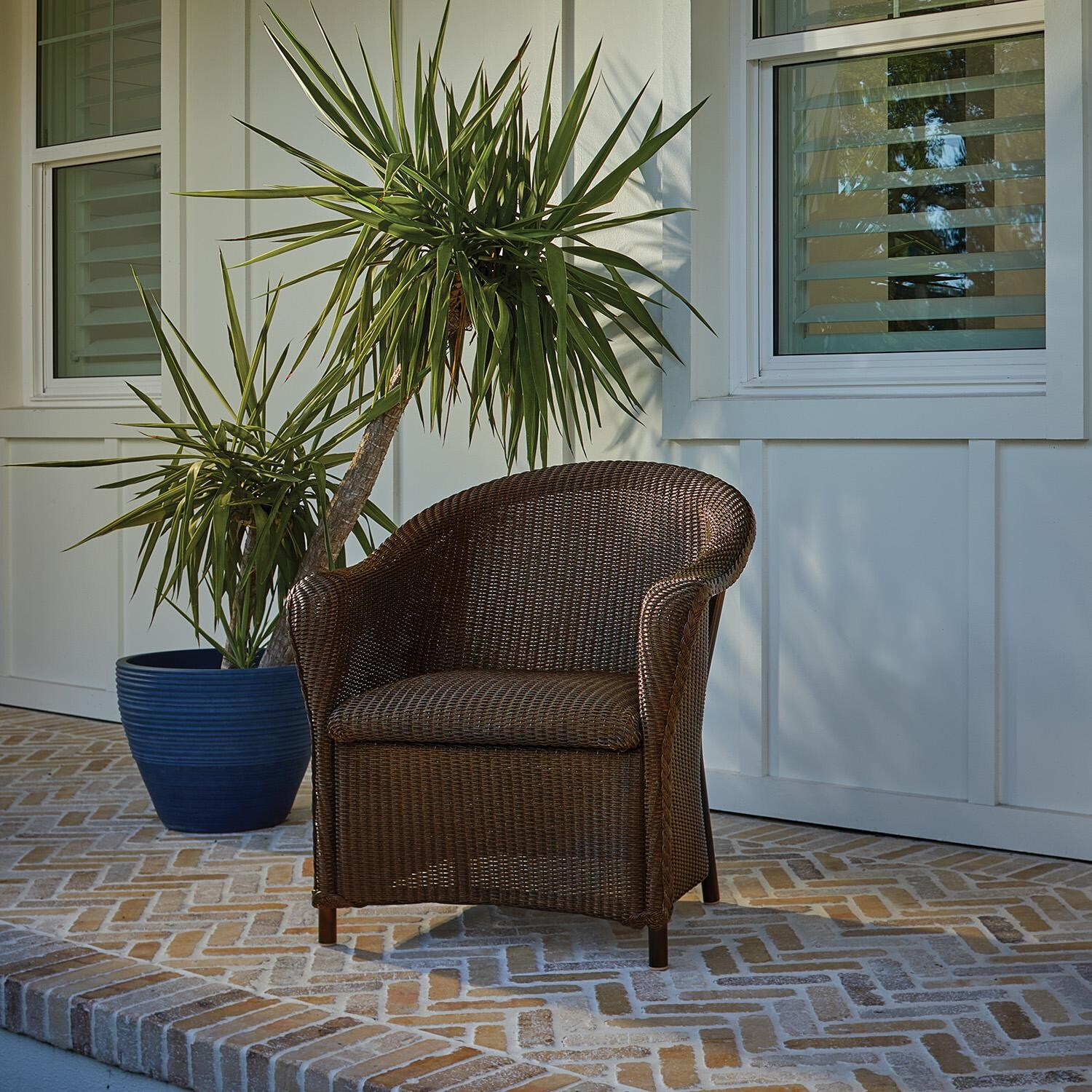 Lloyd Flanders Reflections Lounge Chair - Lifestyle thumbnail