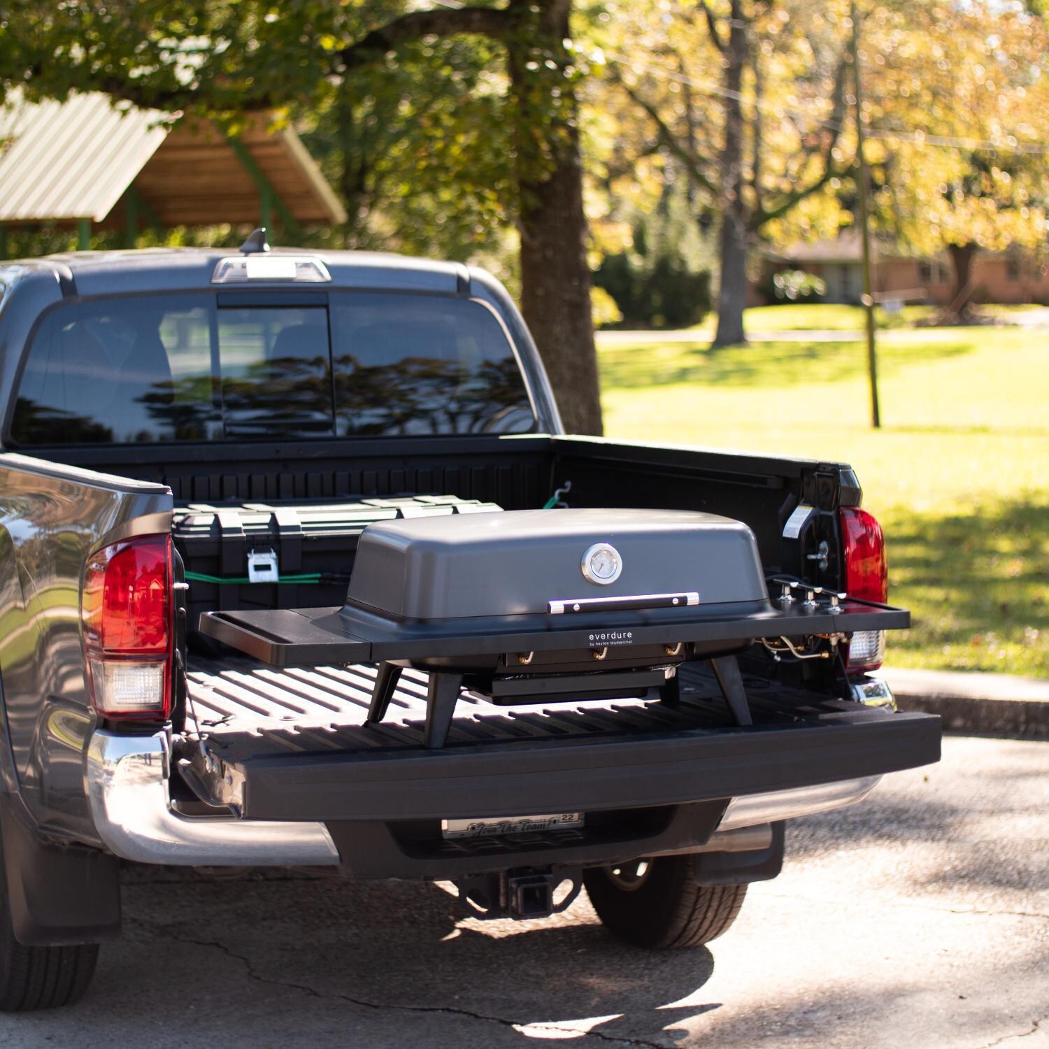 Everdure HBG3GUS FURNACE 52-Inch 3-Burner Propane Gas Grill With Stand - Off the Cart - Closed thumbnail