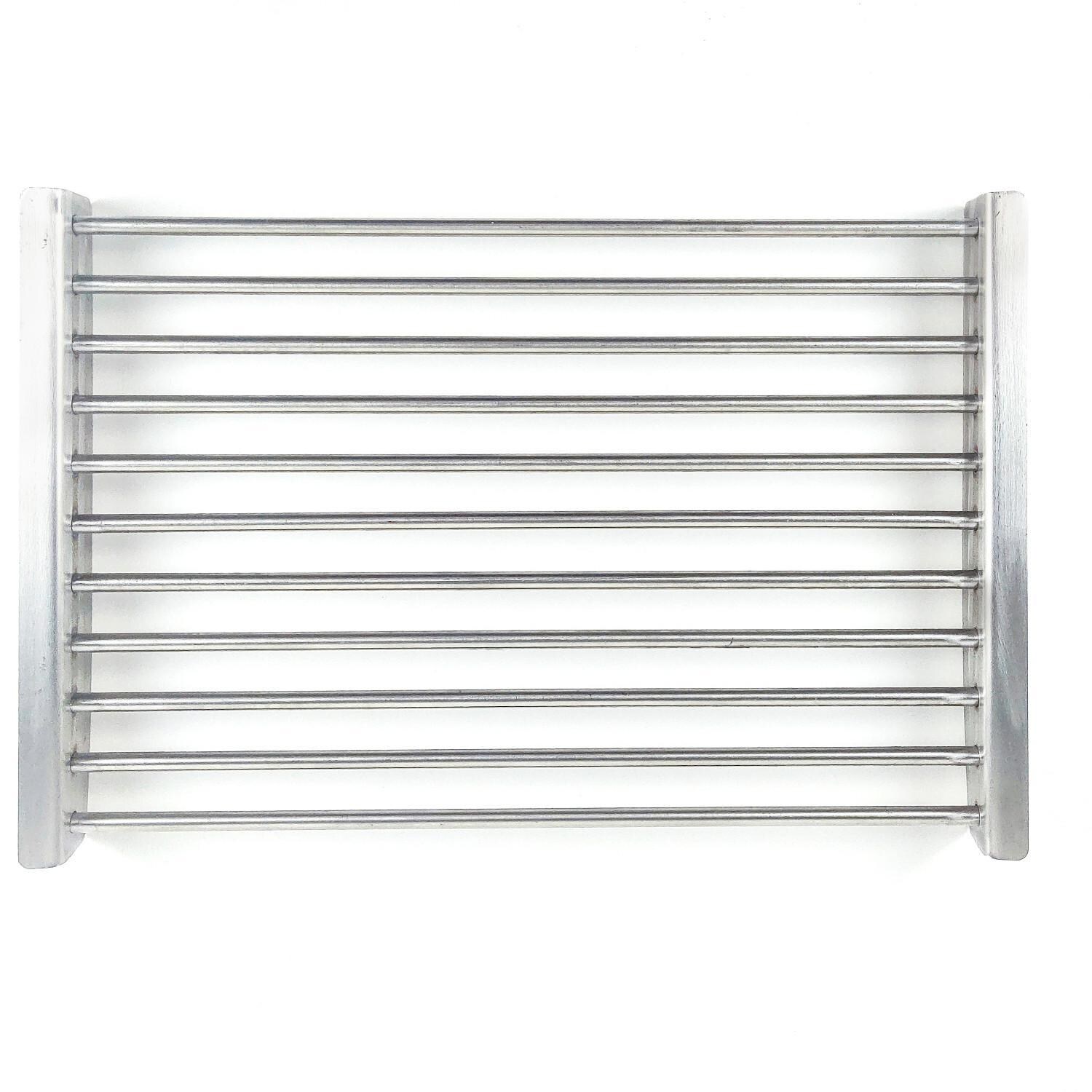 Tagwood BBQ BBQ03SSF Fully Assembled All Stainless Steel Argentine Santa Maria Wood Fire & Charcoal Grill - Main Grill Grate