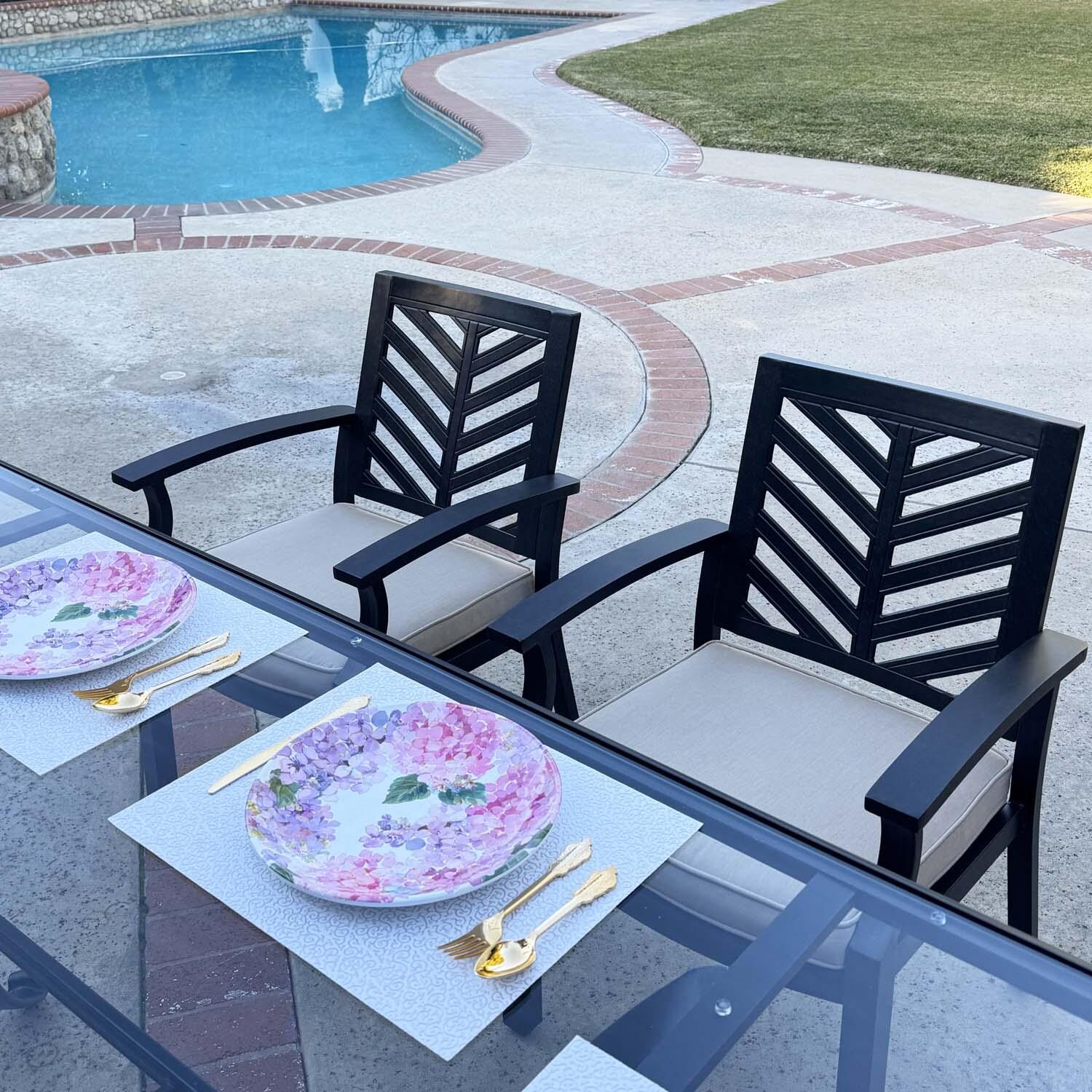 Palm Springs 7 Pc Aluminum Dining Set in Antique Bronze/Beige by Darlee - Close Up - Lifestyle thumbnail