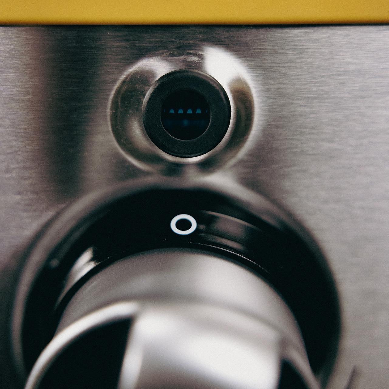 Halo - HZ-1002-XNA - 3 Burner Elite Griddle - Window - Detail thumbnail