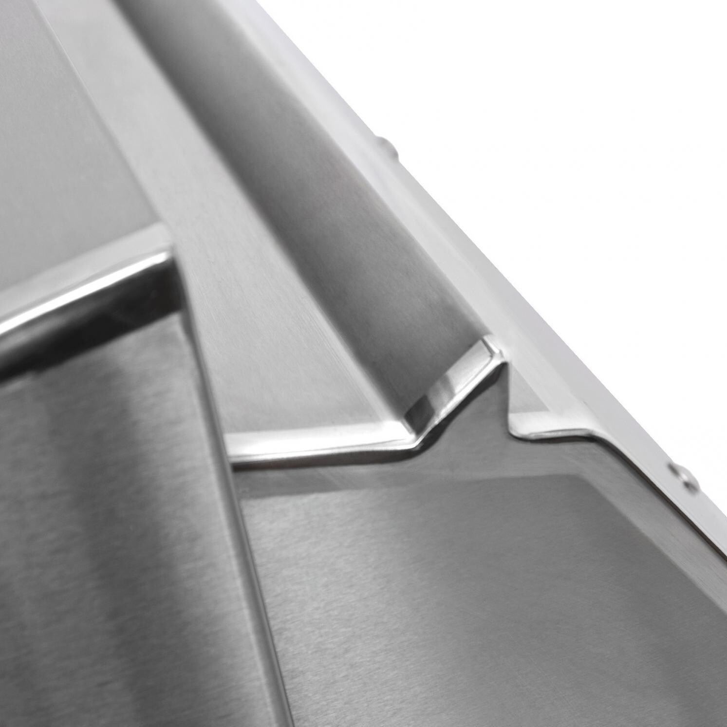 Lynx Grills Wind Baffle Design - Detail thumbnail