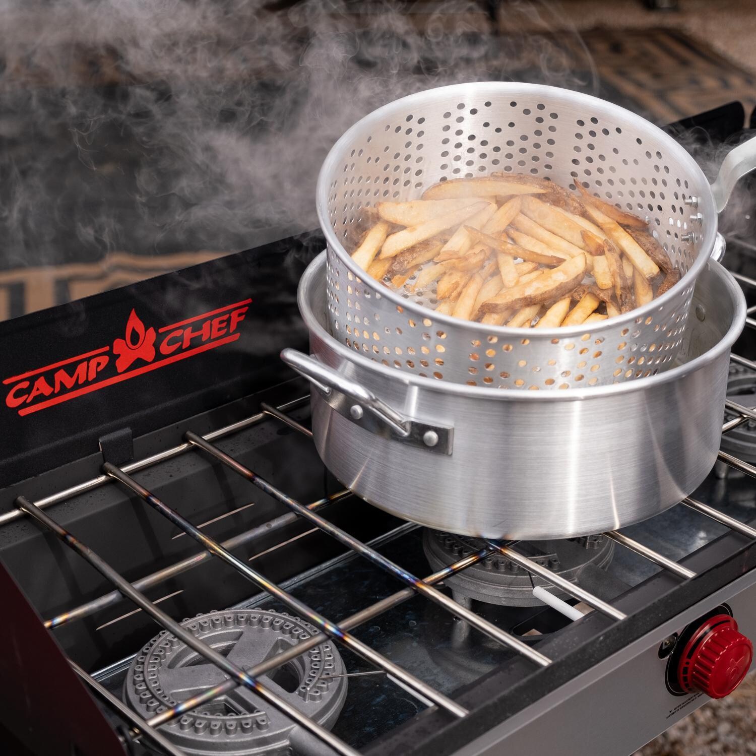 Camp Chef PRO90X Pro 90X Three Burner Portable Propane Stove - Stainless Steel Cooking Grate - Detail thumbnail