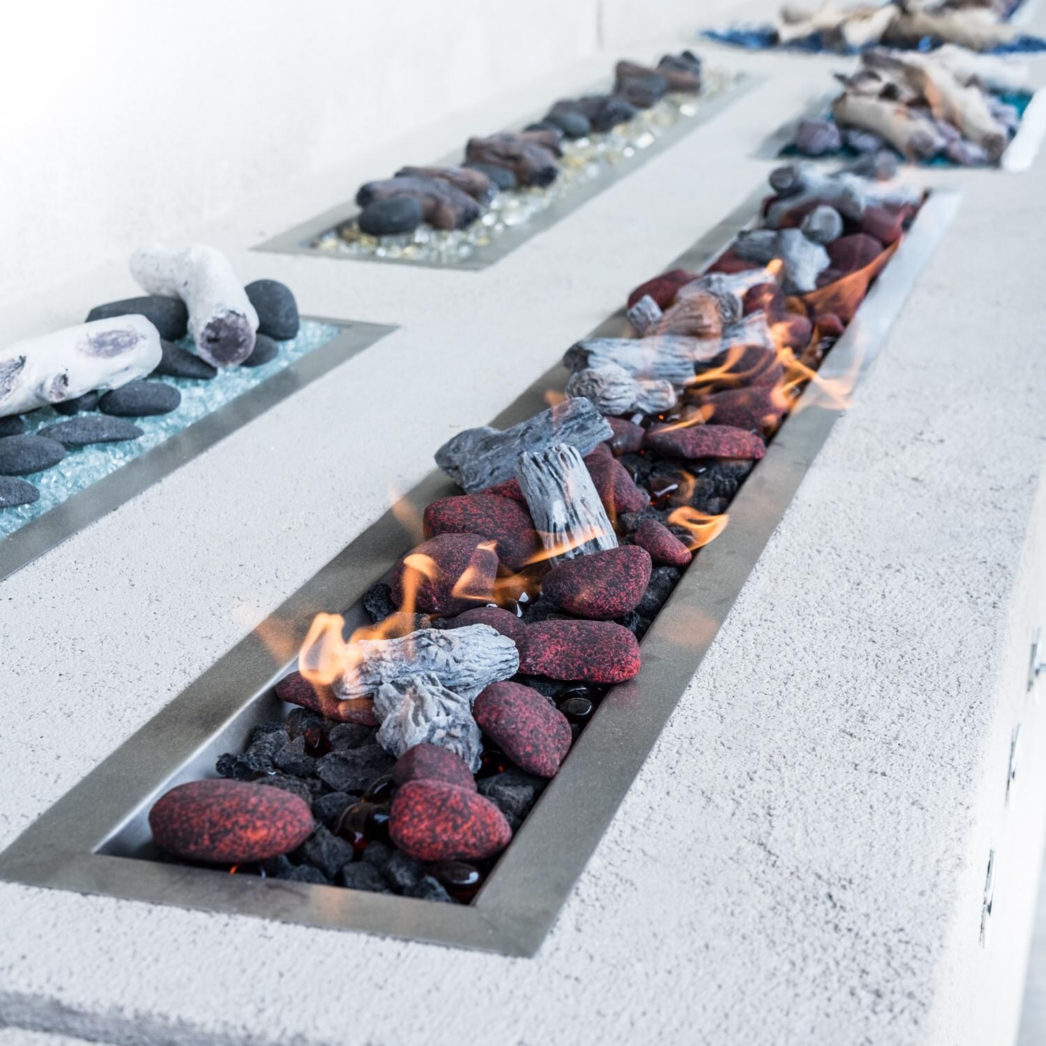 BBQGuys Signature Series - FPR7 - Lava Rock - Black - With Mixed Media Lit 2 thumbnail