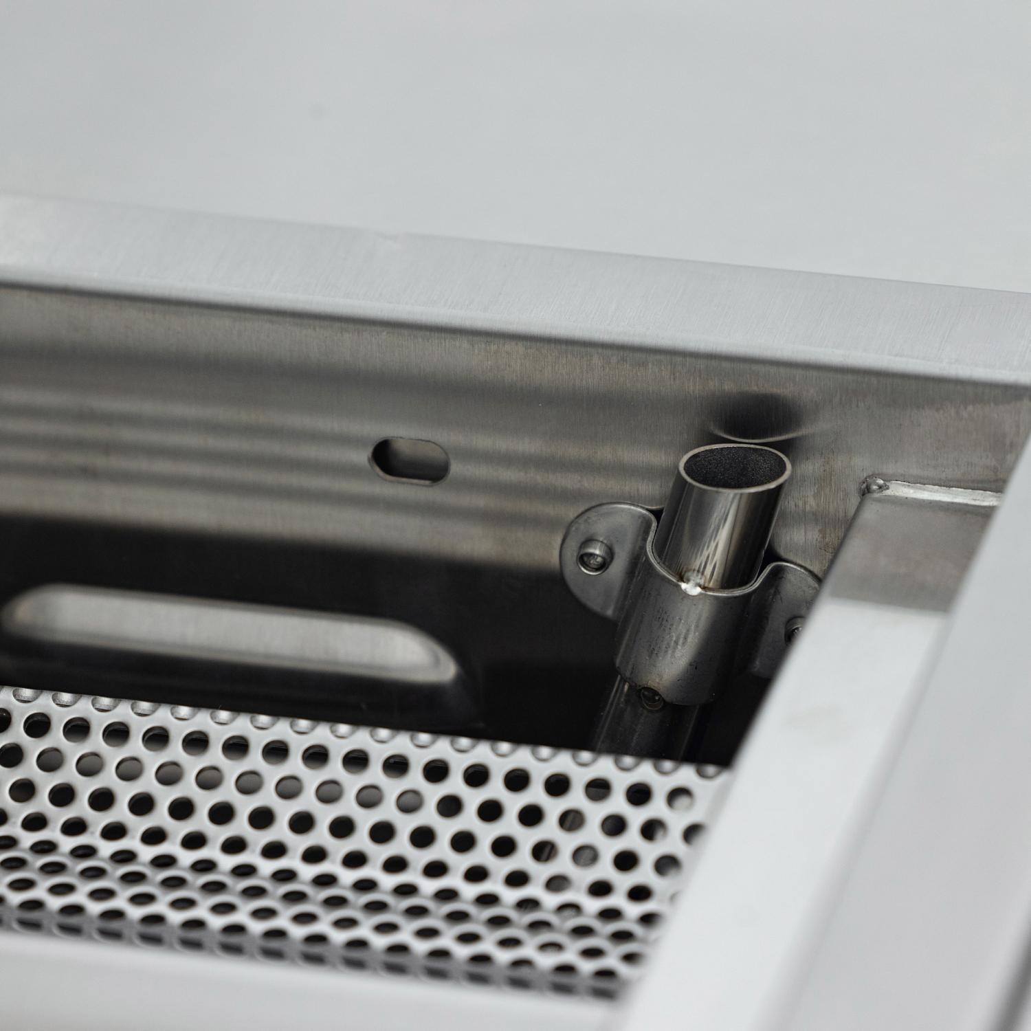 Blaze BLZ-4LTEPRO-NG Freestanding Natural Gas Grill - Flash Tube Backup Ignition - Detail thumbnail