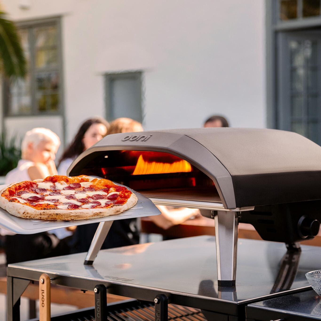 Ooni Koda 16 Natural Gas Portable Outdoor Pizza Oven UU-P19E00