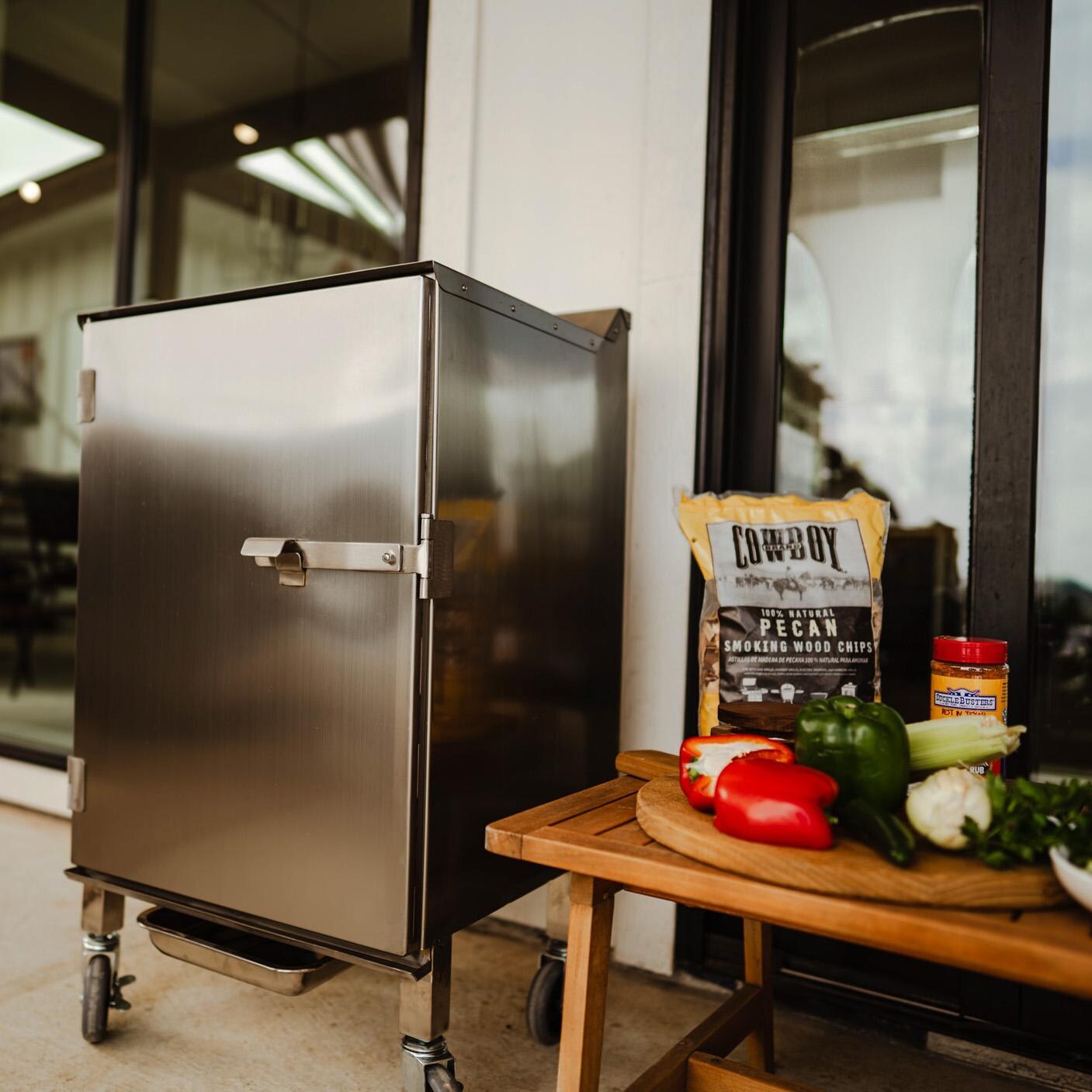 Smokin Tex 1460 The Pitmaster Legacy Series Electric Smoker - Lifestyle thumbnail