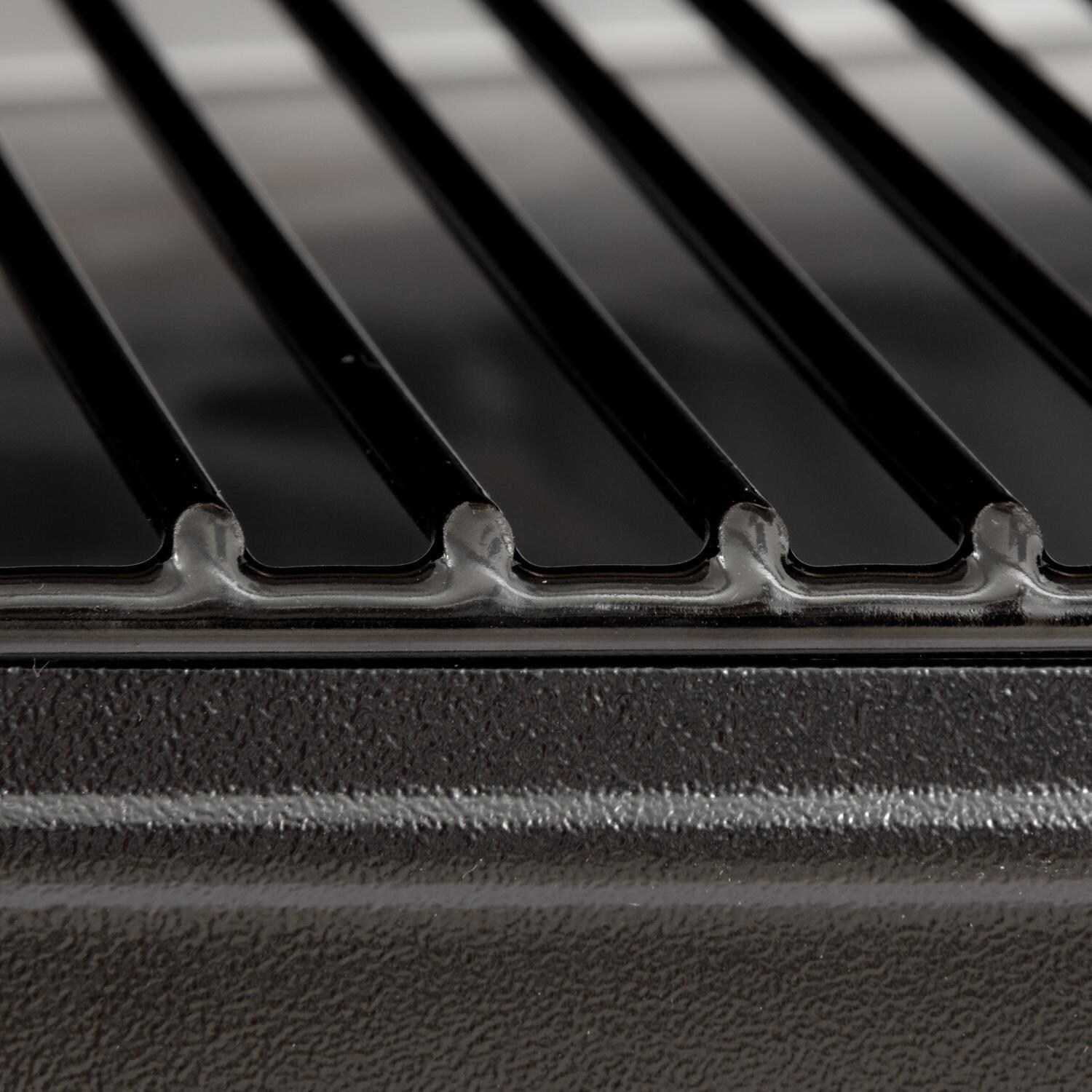 Traeger TFB57GLE Pro 575 Black Wood Pellet Grill - Cooking Grid - Detail thumbnail
