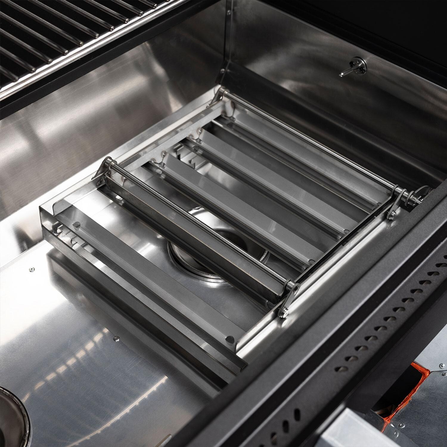 recteq RT-825XF X-Fire Pro 825 4-Burner Wood Pellet Grill - Searing Area - Detail thumbnail