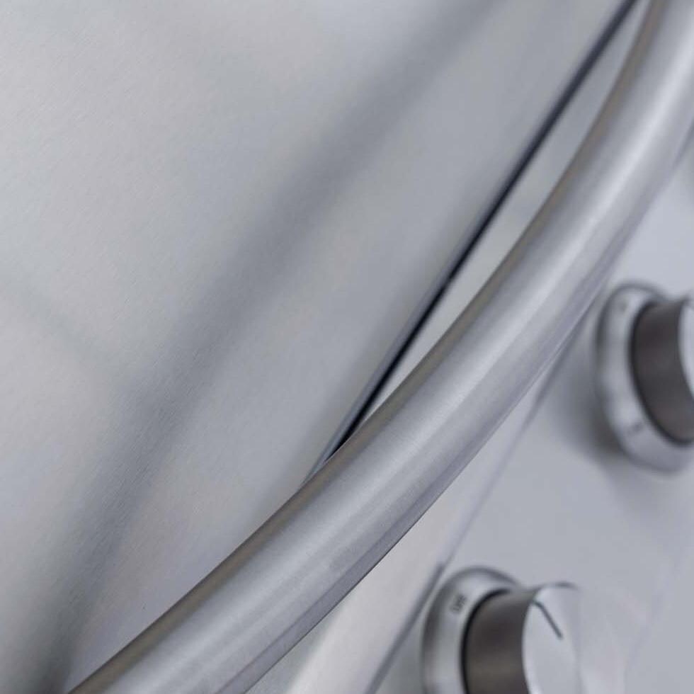 Blaze BLZ-4BCM-NG 32-in Natural Gas Grill - Handle - Detail