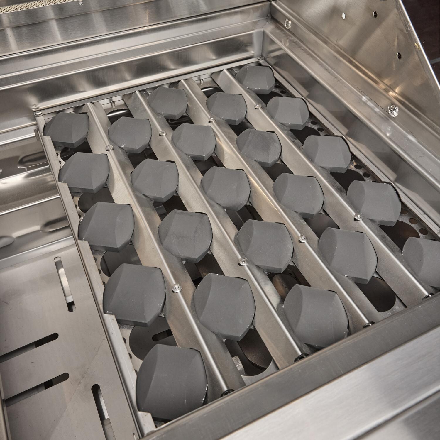 Coyote SL-Series 36-in 4-Burner Propane Grill - Briquettes 2 - Detail