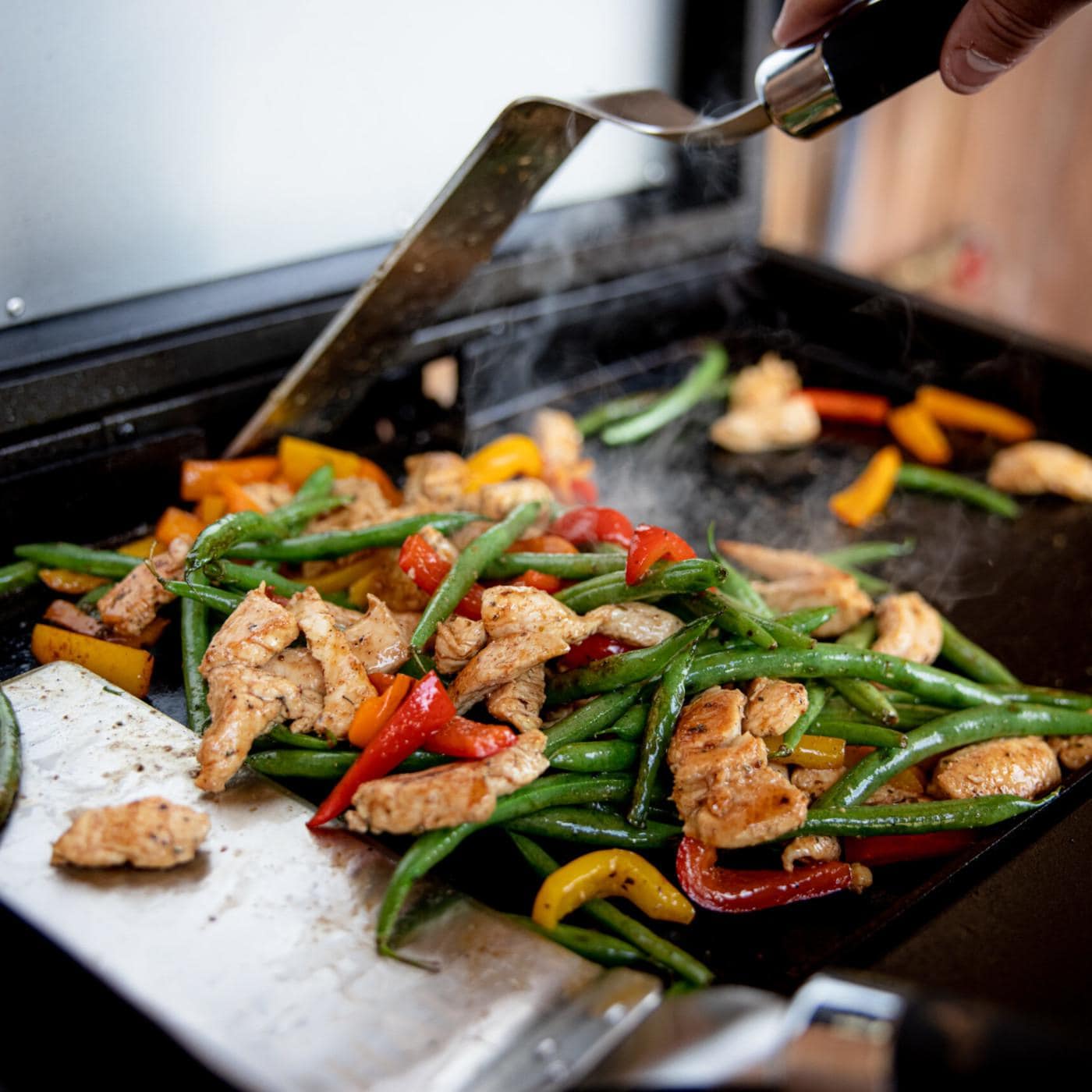 HALO HZ-1007-ANA Elite1B Countertop Griddle - In Use thumbnail