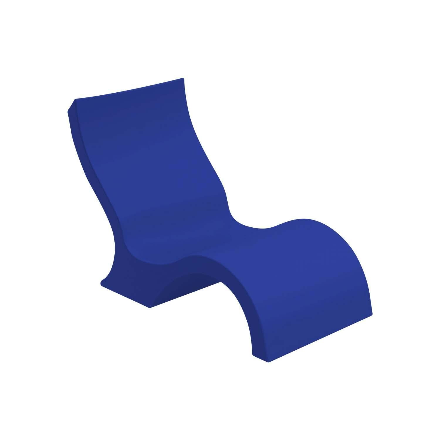 Signature Polyresin Lowback In Pool Chaise Lounge in Dark Blue by Ledge Lounger