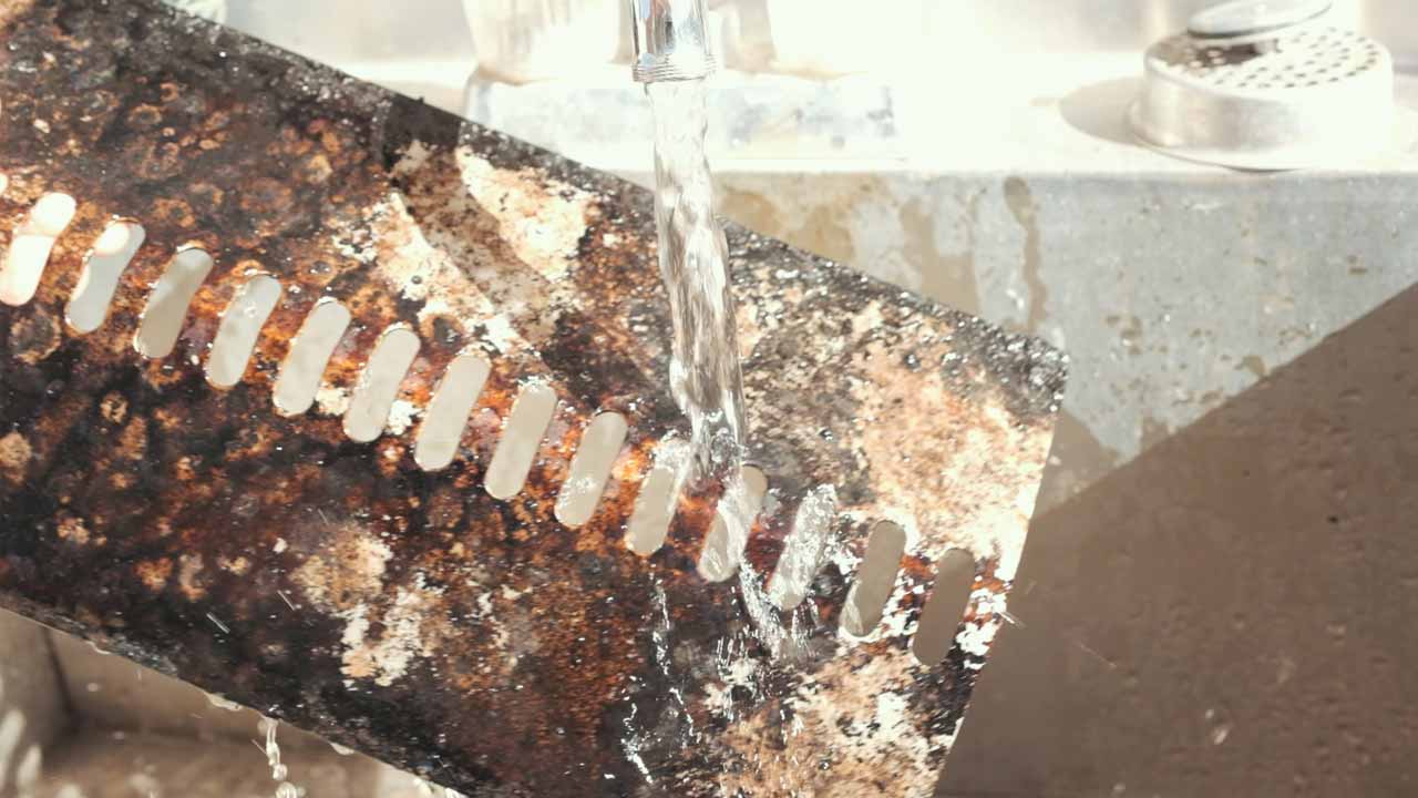 Cleaning a Gas Grill Sear Plate