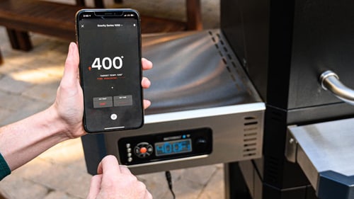 Controlling the grill temperature with the mobile app