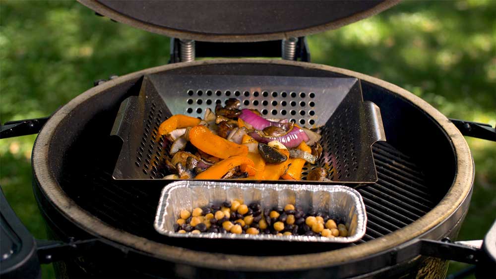 Grilling vegetables in kamado