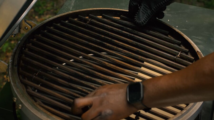 Setting up grill for dual-zone cooking