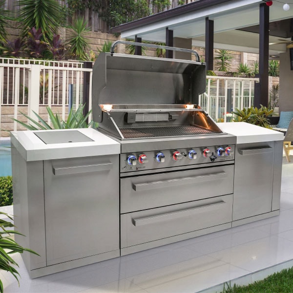 Complete outdoor kitchen island